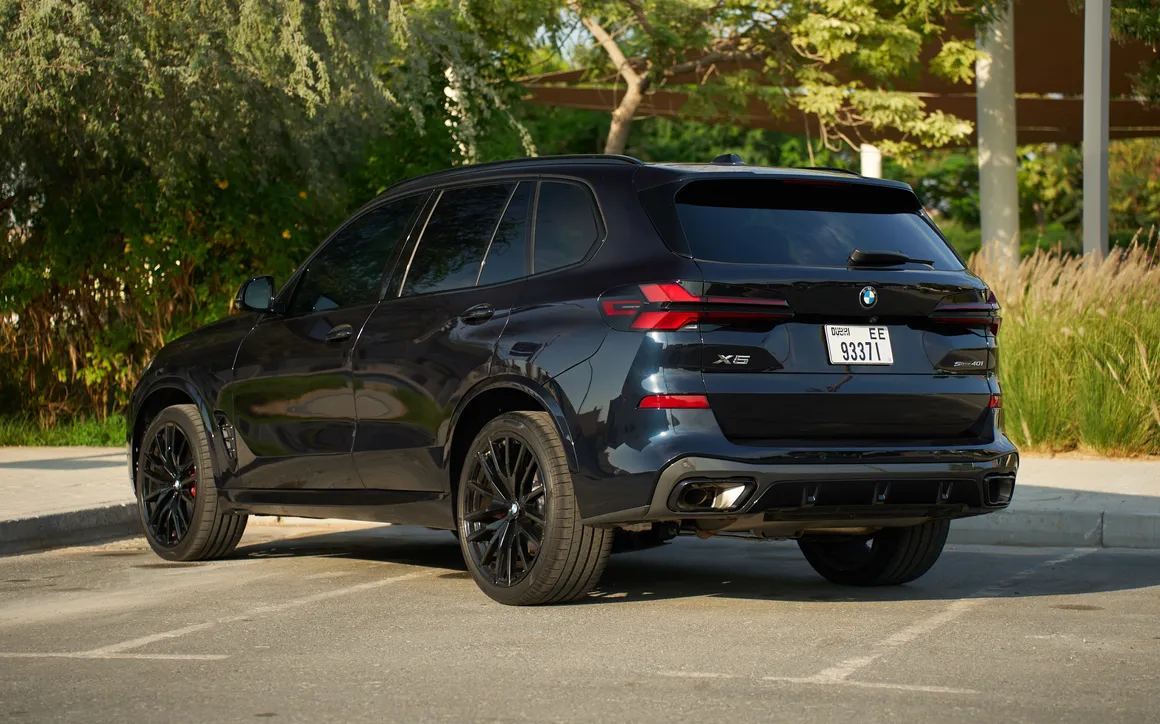 BMW X5 xDrive40i rental Dubai 3