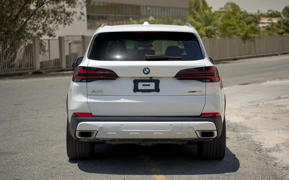 BMW X5 xDrive40i rental Dubai 4