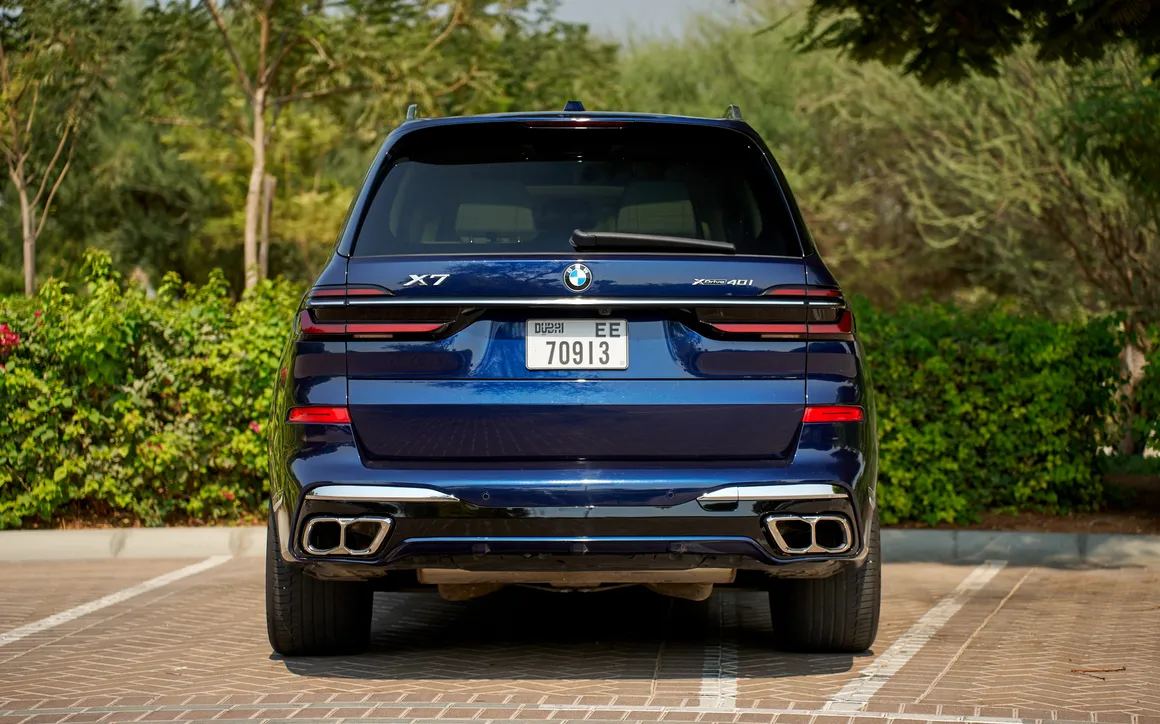 BMW X7 xDrive40i rental Dubai 4