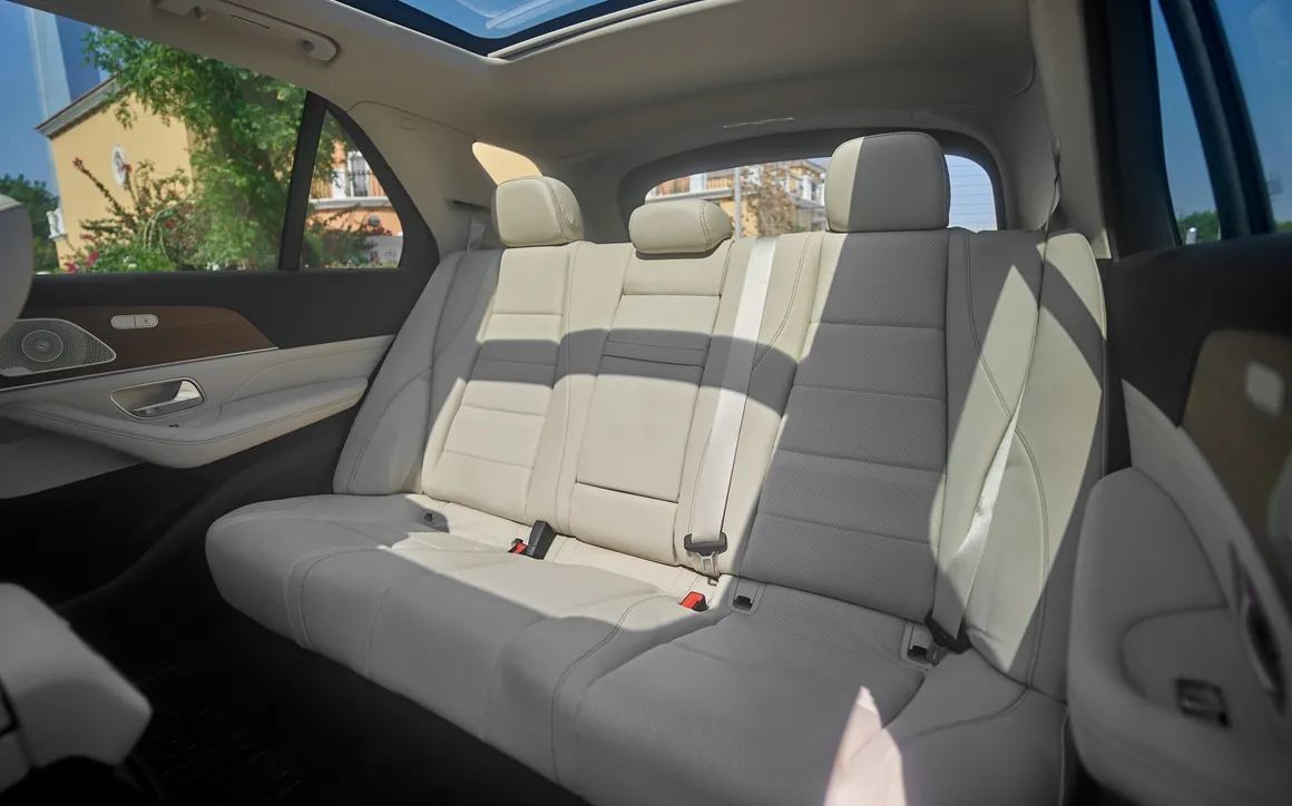 Mercedes-Benz GLE 450e AMG Line rental Dubai 5