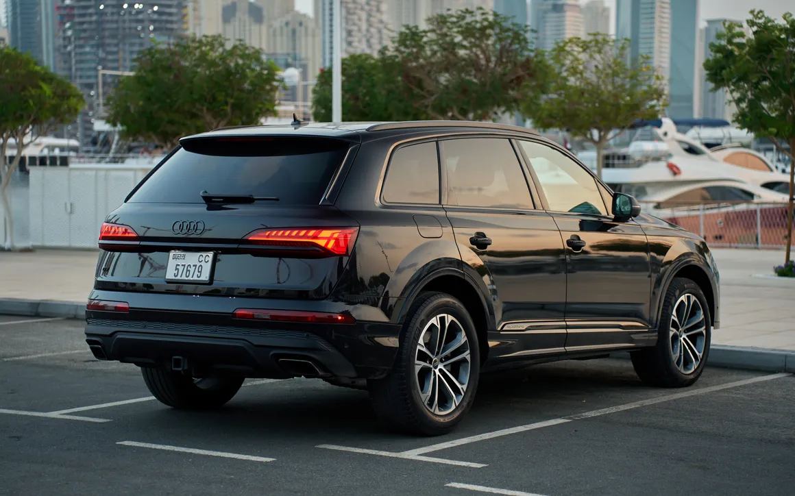 Audi Q7 rental Dubai 3