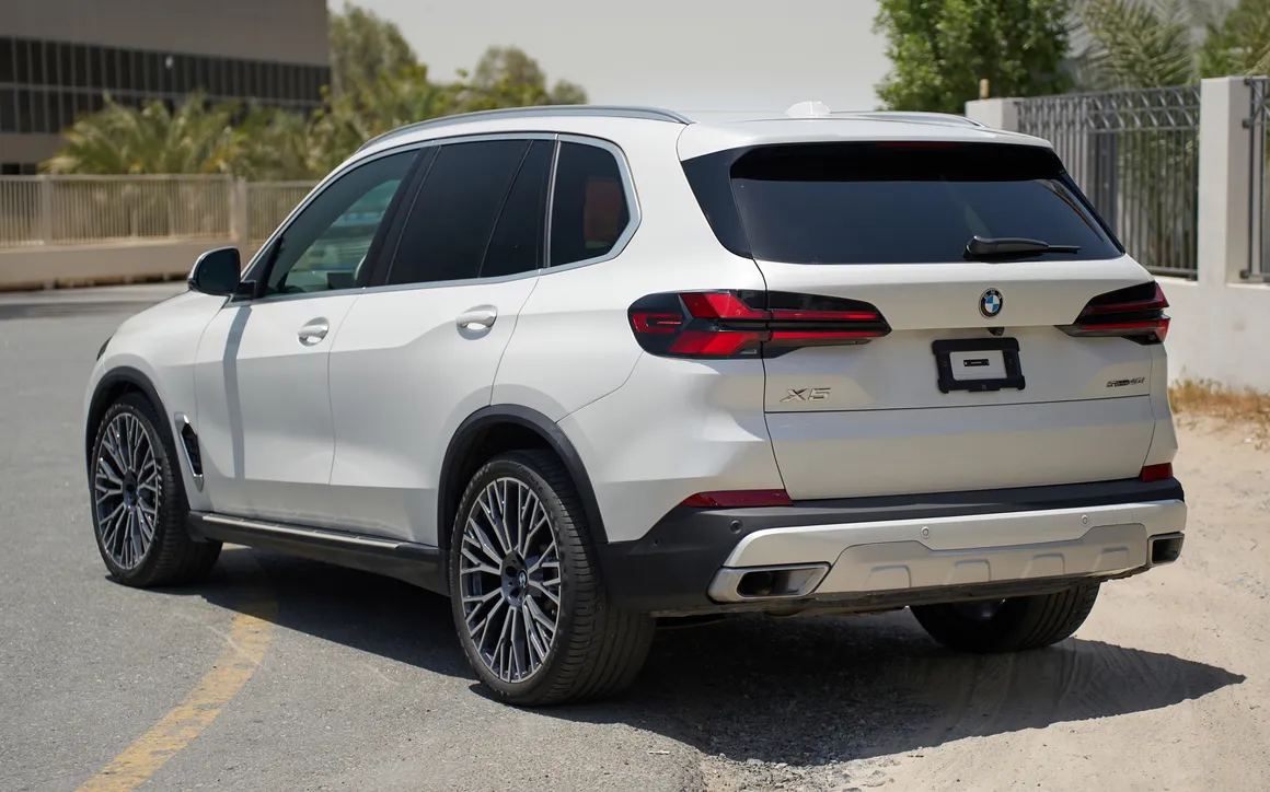 BMW X5 xDrive40i rental Dubai 3