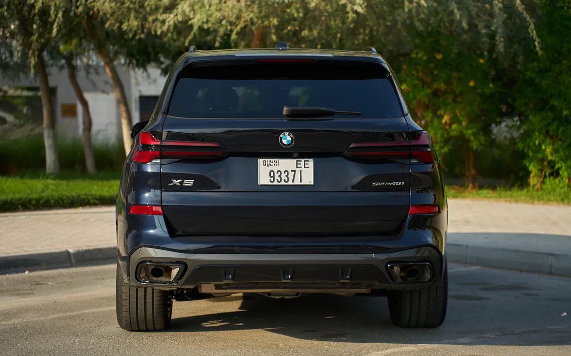 BMW X5 xDrive40i rental Dubai 4