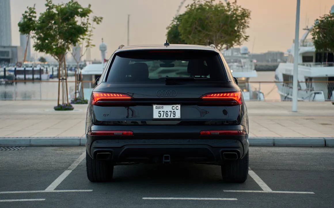 Audi Q7 rental Dubai 4