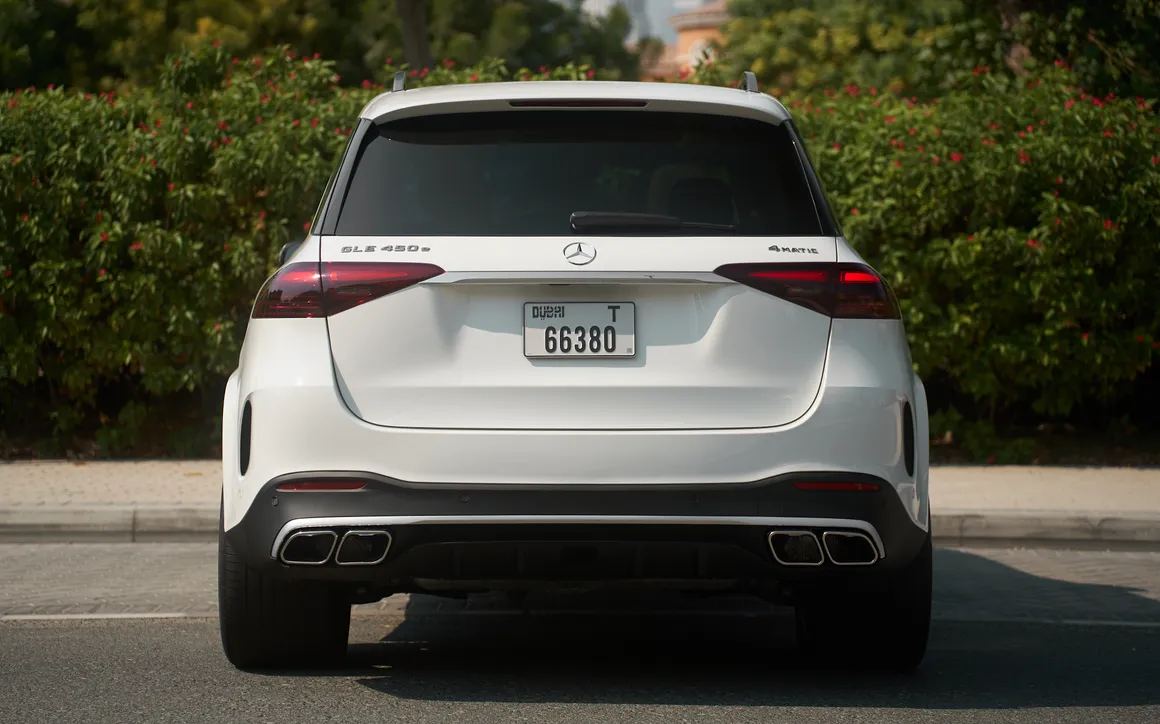Mercedes-Benz GLE 450e AMG Line rental Dubai 4