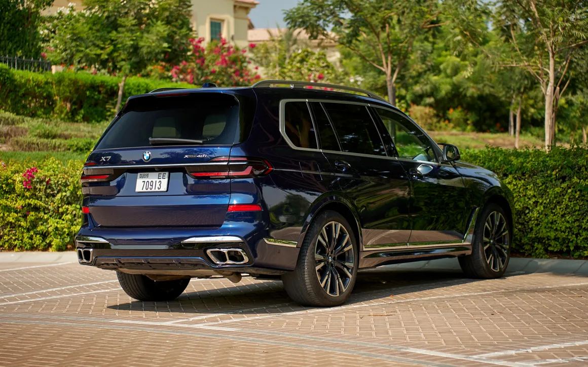 BMW X7 xDrive40i rental Dubai 3