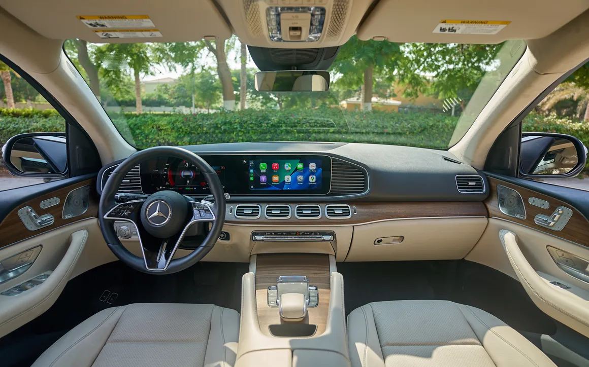 Mercedes-Benz GLE 450e AMG Line rental Dubai 6